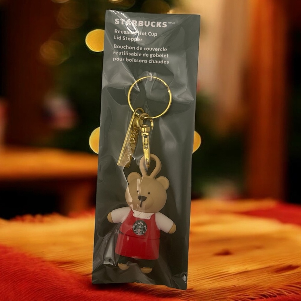 NEW Starbucks Holiday Bearista
2025 Reusable Hot Cup Lid
Stopper Key Chain